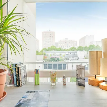 Bright Studio With Terrace Close To Belleville And Menilmontant - Welkeys * Paris